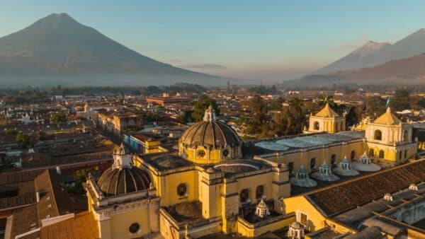 Guatemala Espectacular: Cultura, Historia y Paisajes Impresionantes