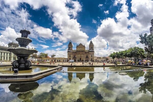 Guatemala Espectacular: Cultura, Historia y Paisajes Impresionantes