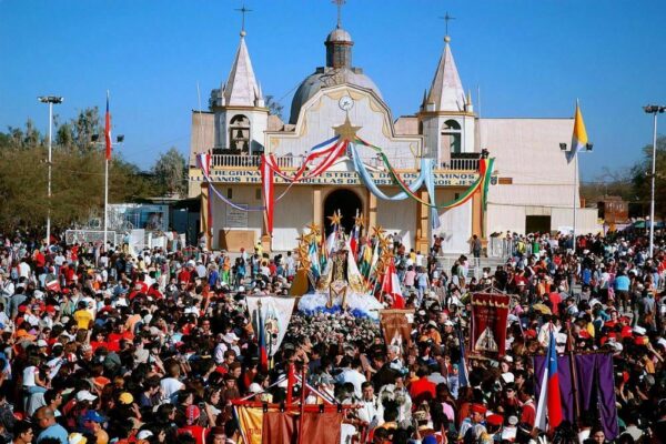 Vive la Tradición y Belleza de Iquique y La Tirana – 5 Días / 4 Noches