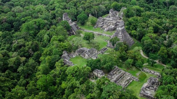 Guatemala Espectacular: Cultura, Historia y Paisajes Impresionantes