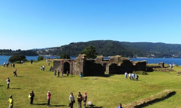 Descubre la Magia del Sur: Valdivia, Corral y Mancera en 5 Noches